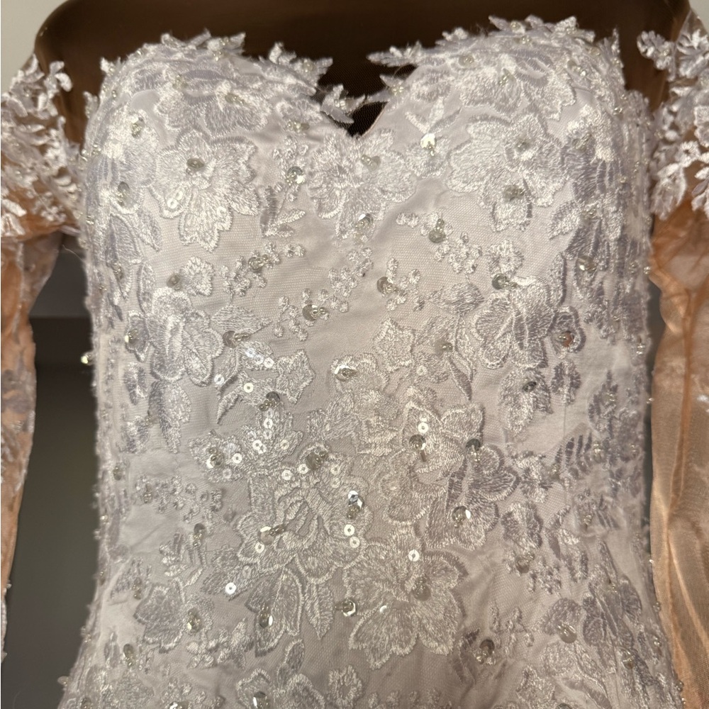 Elegant Lace Wedding Dress